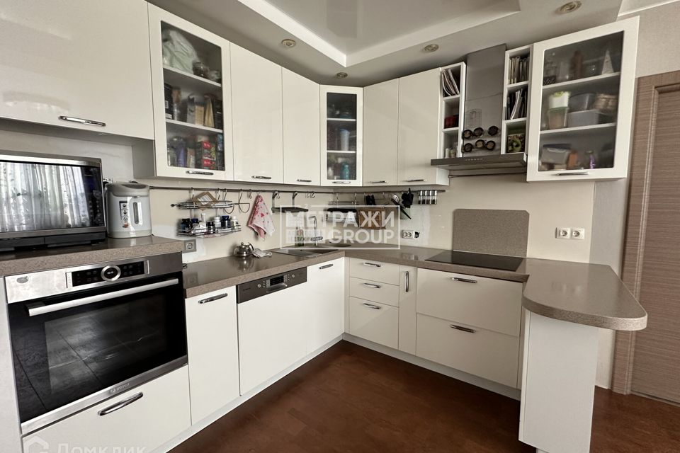 Продаётся 4-комнатная квартира, 90 м²