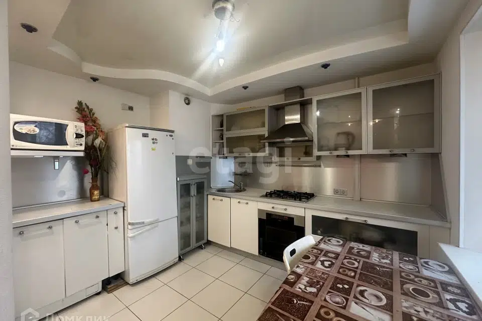 Продаётся 3-комнатная квартира, 61.3 м²