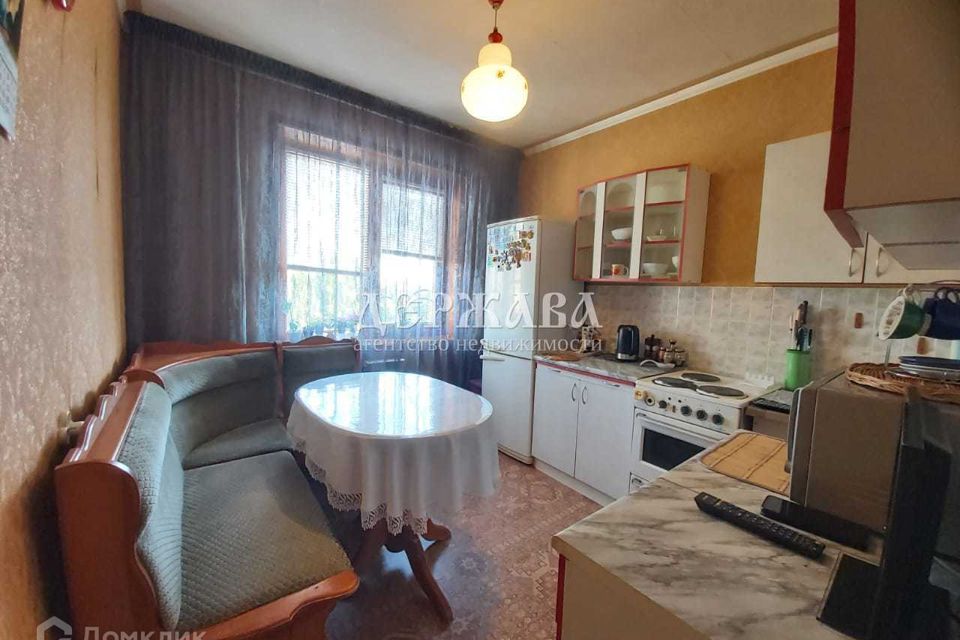 Продаётся 3-комнатная квартира, 62.8 м²