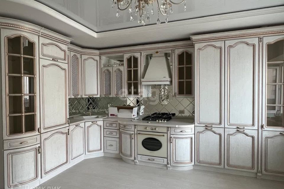 Продаётся 3-комнатная квартира, 106.8 м²