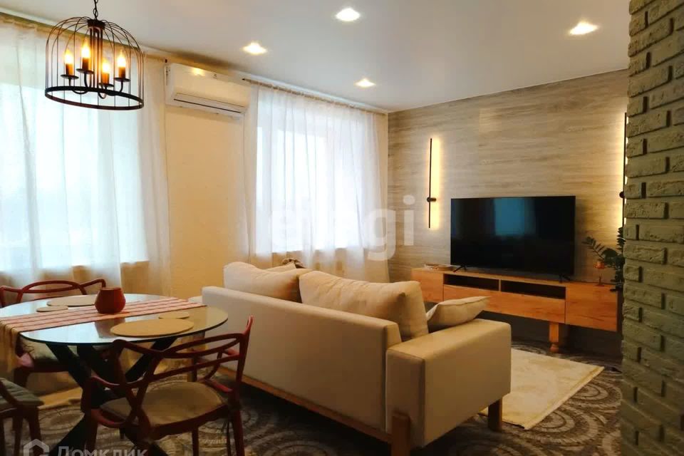 Продаётся 3-комнатная квартира, 62.3 м²