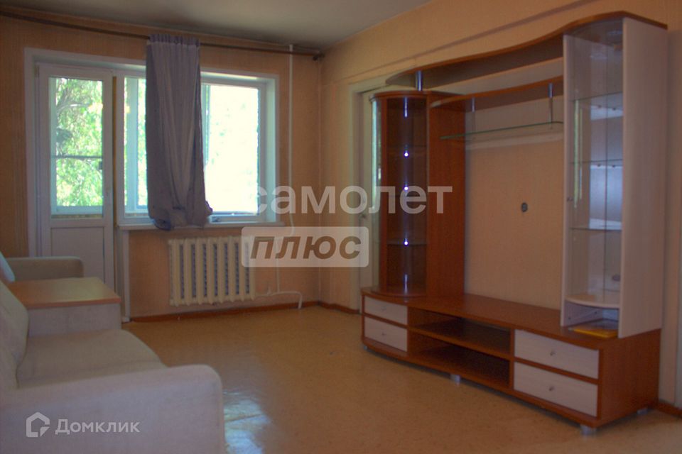 Продаётся 4-комнатная квартира, 60 м²