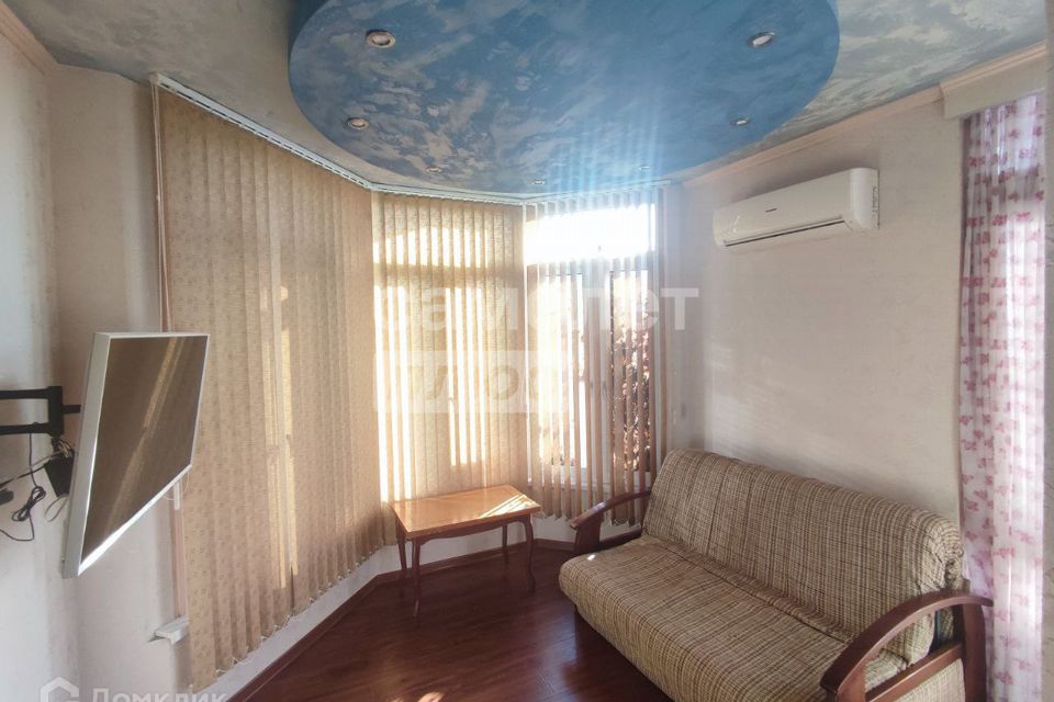 Продаётся 1-комнатная квартира, 38 м²