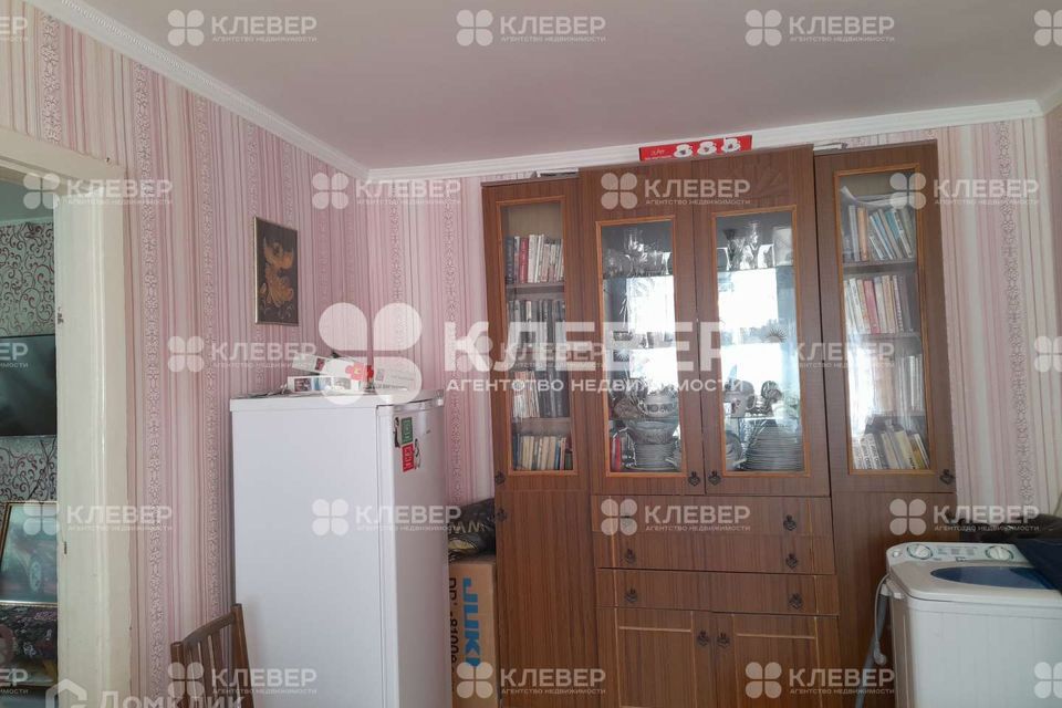 Продаётся 4-комнатная квартира, 61.6 м²