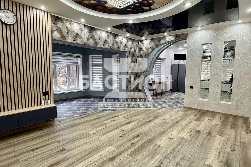 Продаётся 2-этажный дом, 240 м²