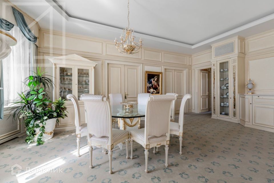 Продаётся 4-комнатная квартира, 167 м²