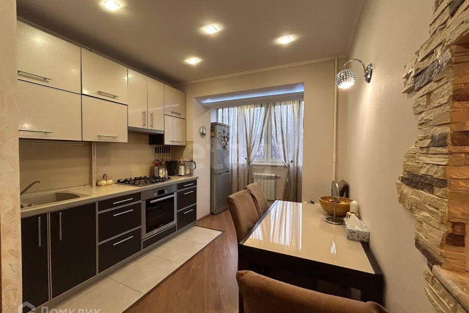 Продаётся 3-комнатная квартира, 72.5 м²