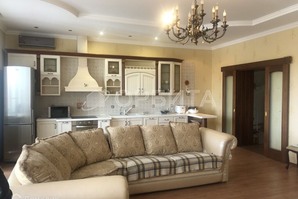 Продаётся 3-комнатная квартира, 108.9 м²