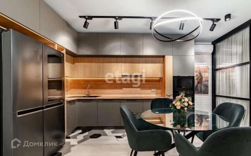 Сдаётся 2-комнатная квартира, 70 м²