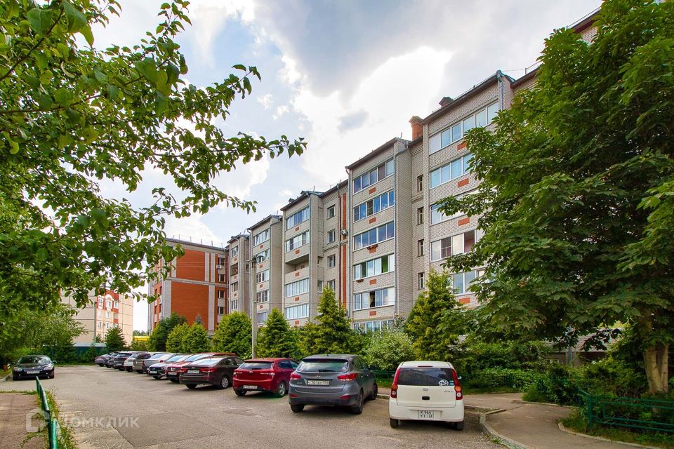 Продаётся 1-комнатная квартира, 61.2 м²