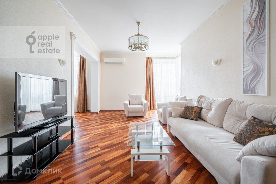 Сдаётся 3-комнатная квартира, 130 м²