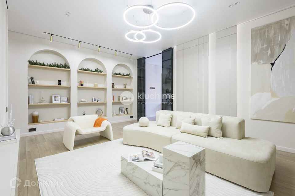 Продаётся 3-комнатная квартира, 117 м²
