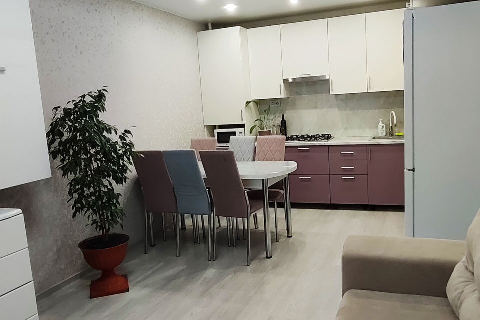 Продаётся 1-комнатная квартира, 43 м²
