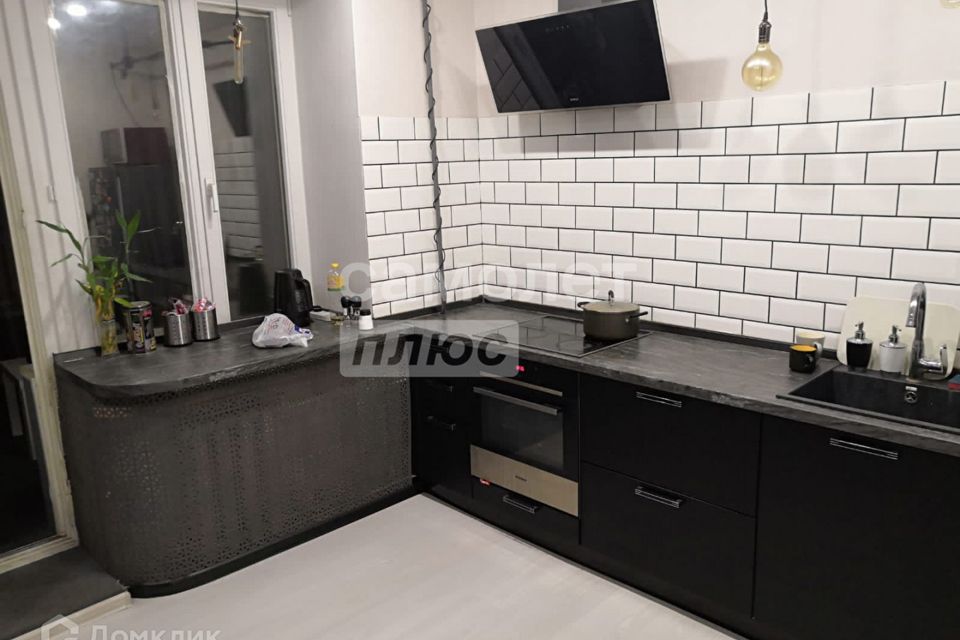 Продаётся 3-комнатная квартира, 101.5 м²