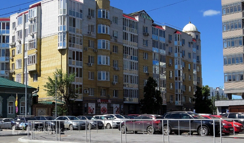 Продаётся 3-комнатная квартира, 135.6 м²