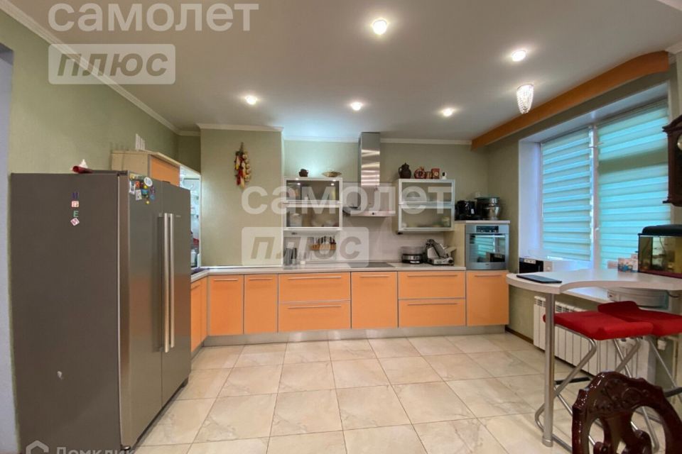 Сдаётся 3-комнатная квартира, 129.4 м²
