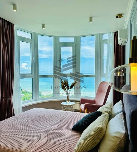 Сдаётся 2-комнатная квартира, 94 м²