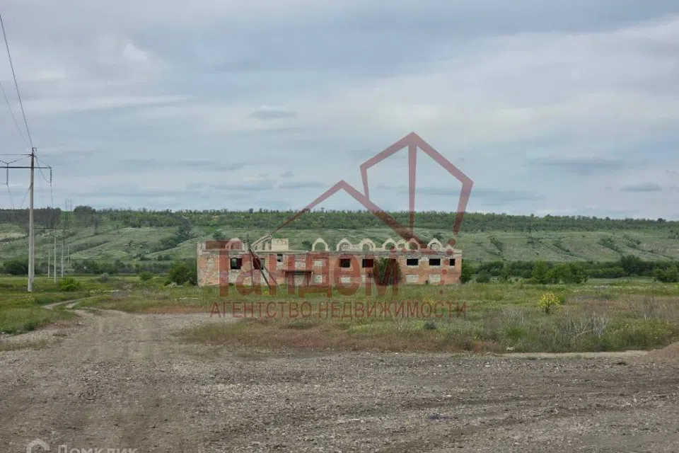 Продаётся 3-этажный дом, 1800 м²