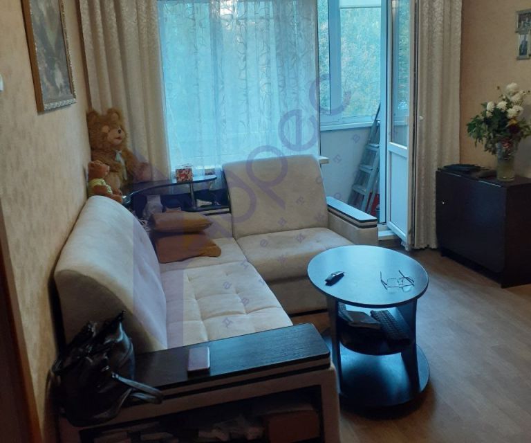 Продаётся 4-комнатная квартира, 58.9 м²