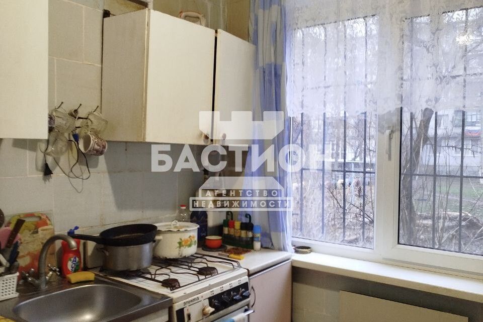 Продаётся 4-комнатная квартира, 60 м²