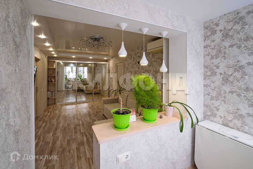Продаётся 4-комнатная квартира, 70.4 м²