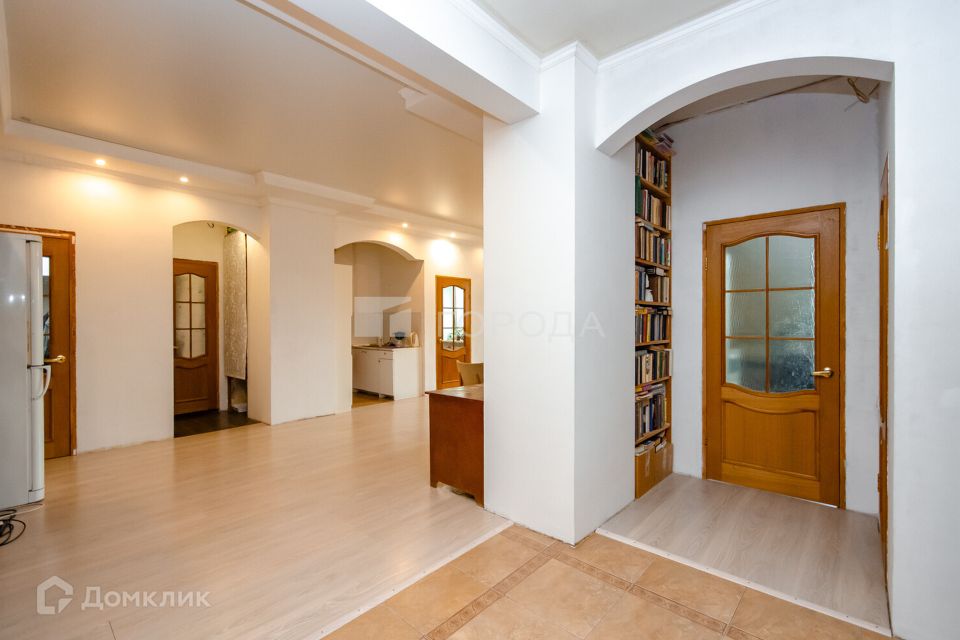 Продаётся 4-комнатная квартира, 90.4 м²