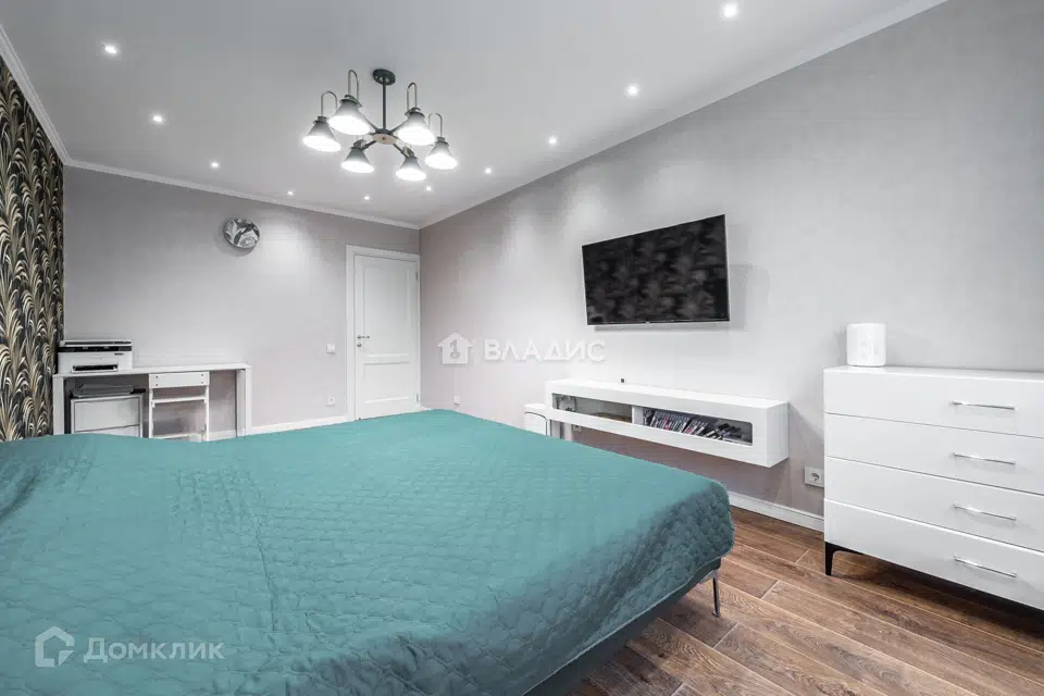 Продаётся 3-комнатная квартира, 113.7 м²