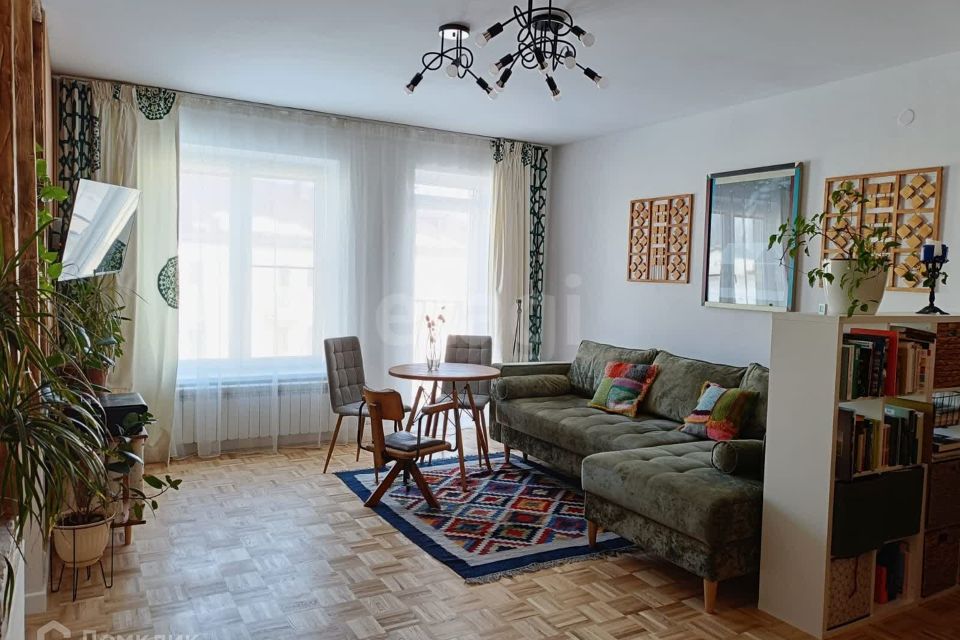 Продаётся 2-комнатная квартира, 70.8 м²
