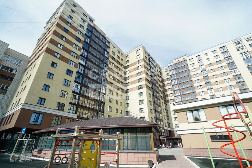 Продаётся 1-комнатная квартира, 118.9 м²