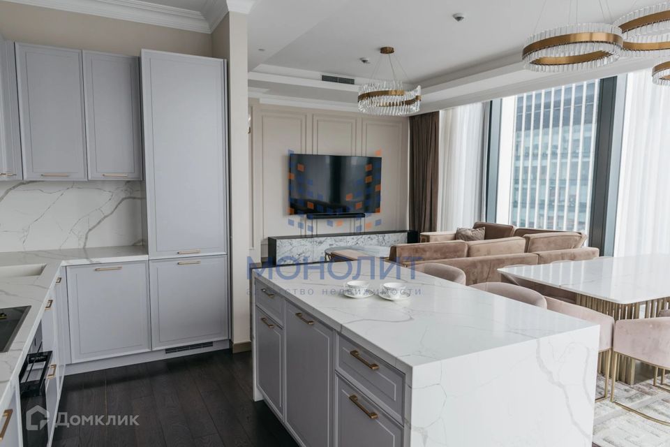 Продаётся 4-комнатная квартира, 159 м²