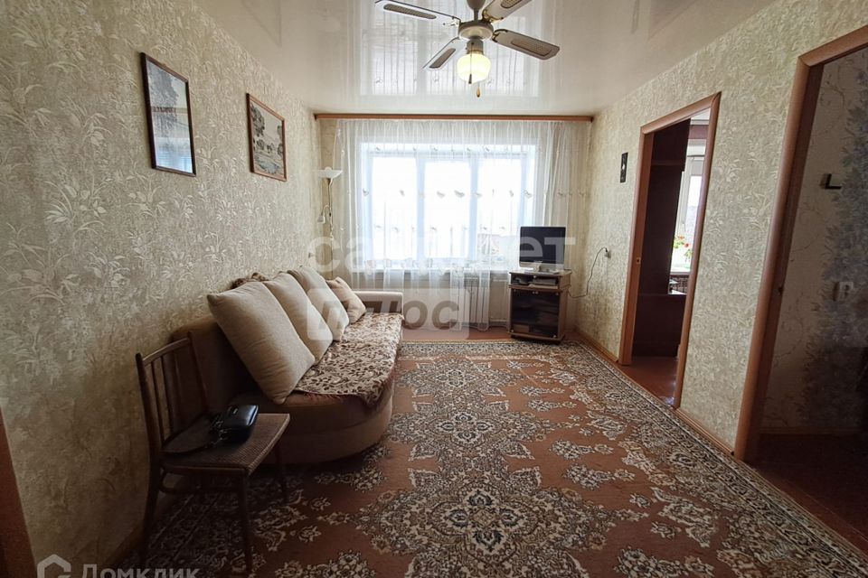 Продаётся 4-комнатная квартира, 61.4 м²