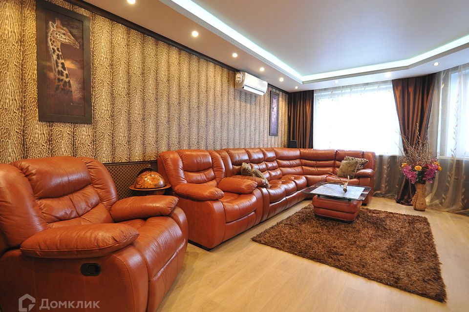 Продаётся 3-комнатная квартира, 101 м²