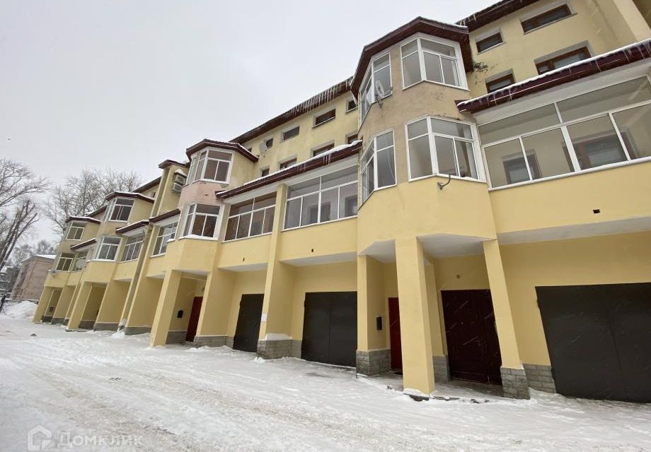 Продаётся 5-комнатная квартира, 320.3 м²