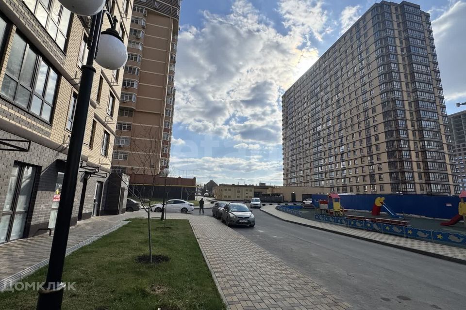 Продаётся 1-комнатная квартира, 43.88 м²