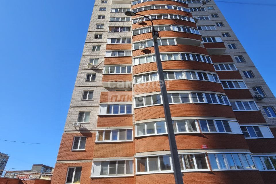 Продаётся 1-комнатная квартира, 42 м²