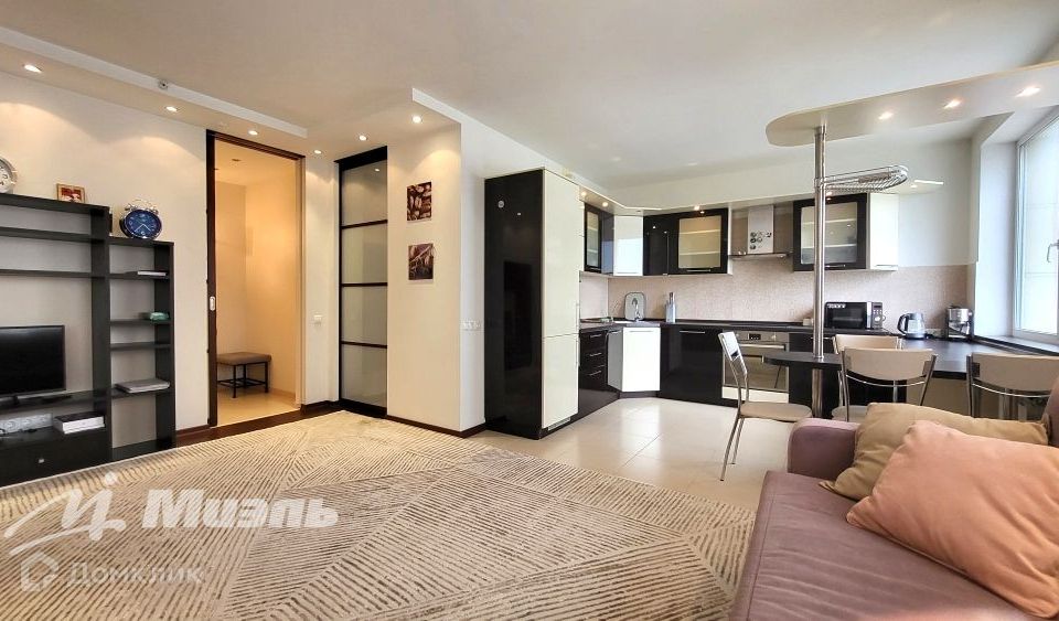 Продаётся 2-комнатная квартира, 66.2 м²