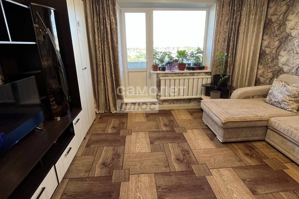 Продаётся 4-комнатная квартира, 80.5 м²