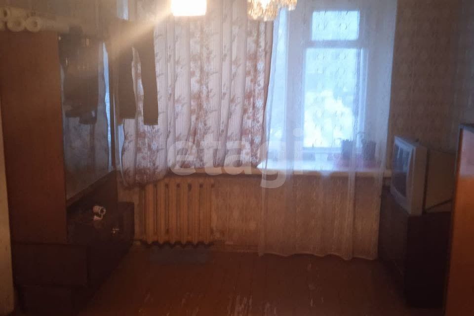 Продаётся 4-комнатная квартира, 62.3 м²