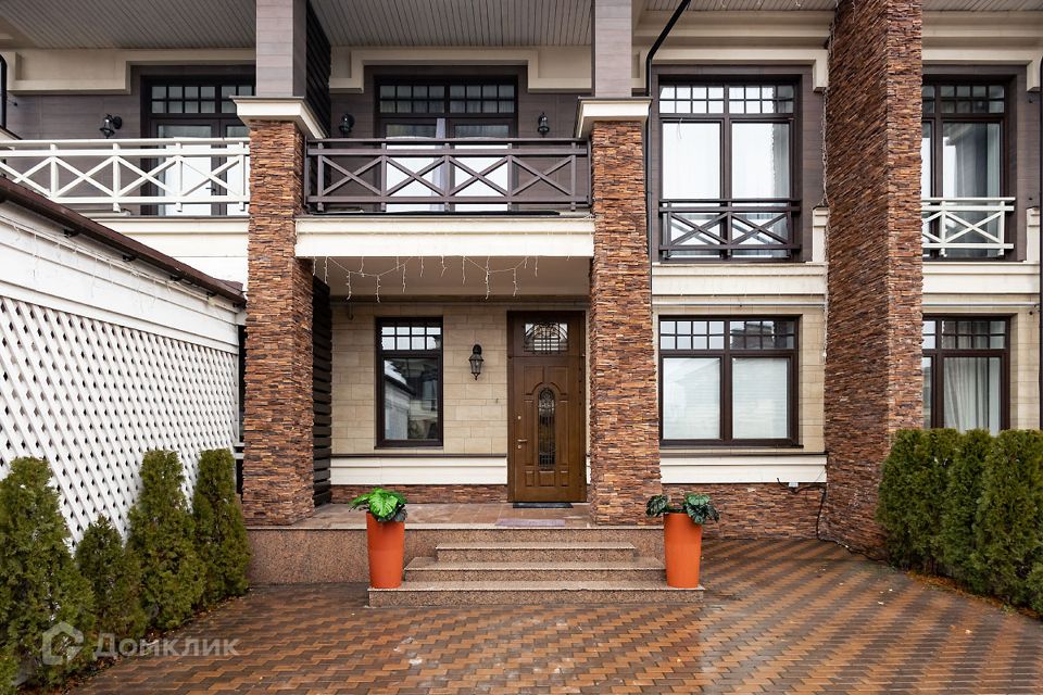 Продаётся таунхаус, 2-эт., 440 м²