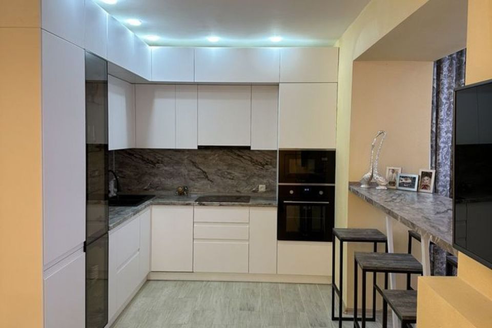 Продаётся 3-комнатная квартира, 110 м²