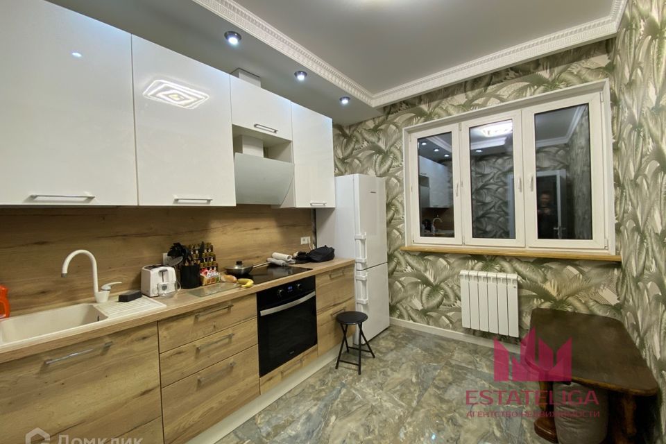 Продаётся 1-комнатная квартира, 42 м²