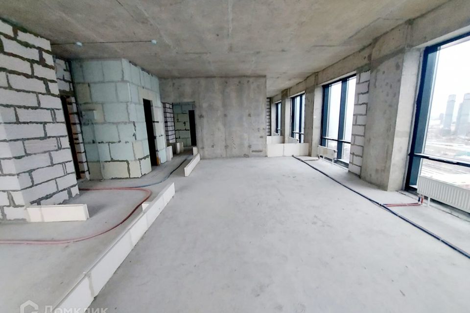 Продаётся 3-комнатная квартира, 103 м²