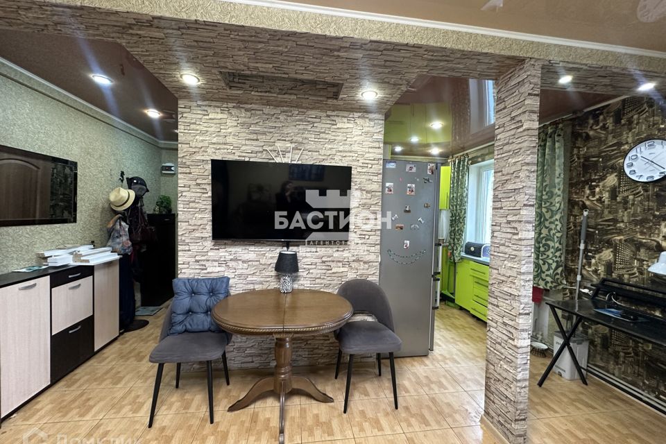 Продаётся 4-комнатная квартира, 66.6 м²