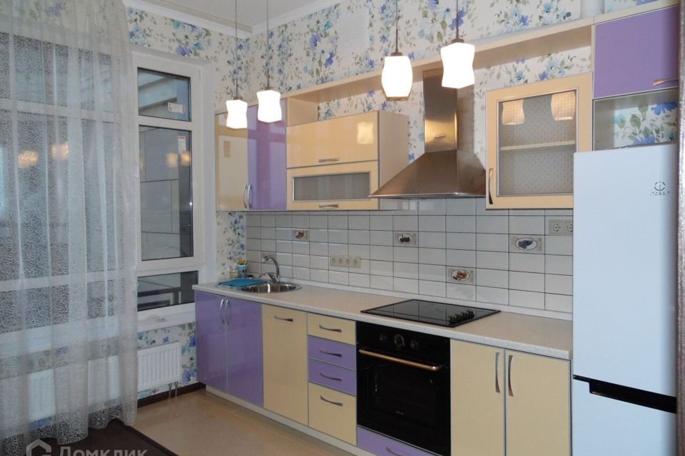 Сдаётся 2-комнатная квартира, 70 м²