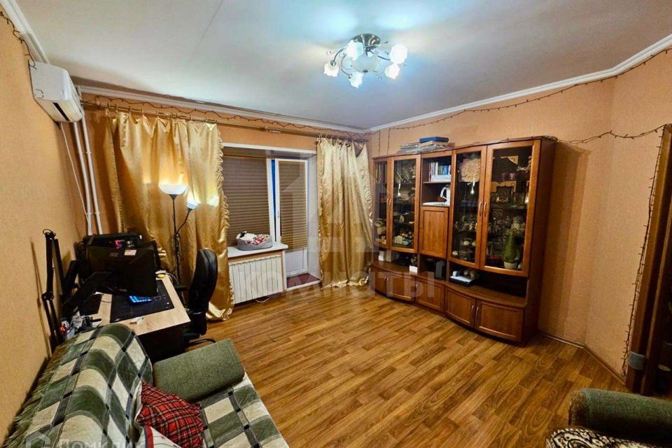 Продаётся 1-комнатная квартира, 43 м²