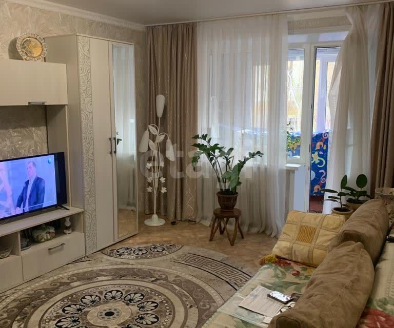 Продаётся 1-комнатная квартира, 38 м²