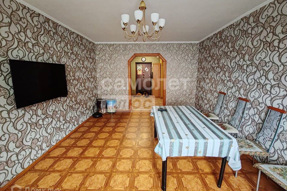 Продаётся 4-комнатная квартира, 97 м²
