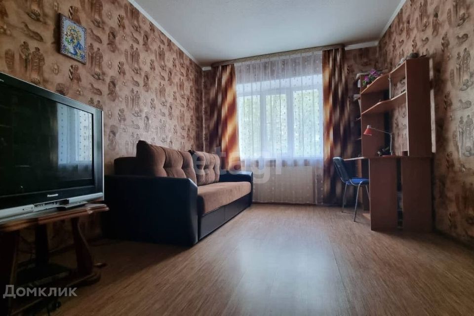 Продаётся 3-комнатная квартира, 107.6 м²