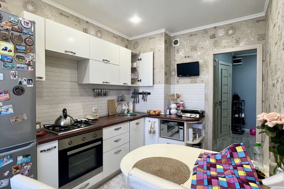 Продаётся 2-комнатная квартира, 56.8 м²