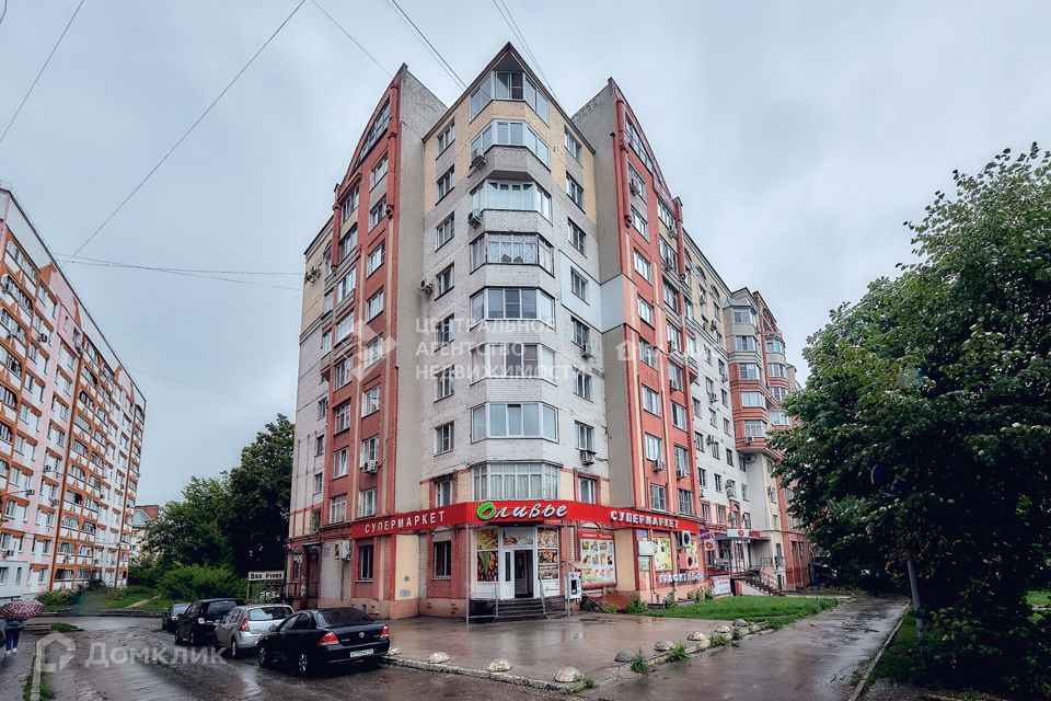 Продаётся 4-комнатная квартира, 106.7 м²